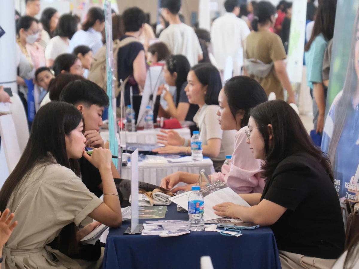 [ZNews] Du học trong tầm tay – Nắm chắc bí quyết chinh phục học bổng giá trị
