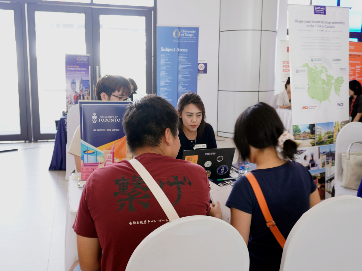 [VietNamNet] Chi phí du học ngày càng cao, làm thế nào để “săn” học bổng thành công
