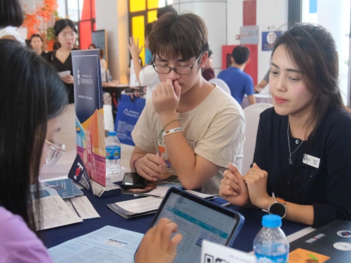[VnExpress] Học sinh Việt thường xuyên đỗ học bổng cạnh tranh nhất đại học top 1 Canada